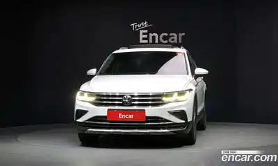 Volkswagen Tiguan 2022 2.0 Автомат в Москве № 232062, миниатюра 5