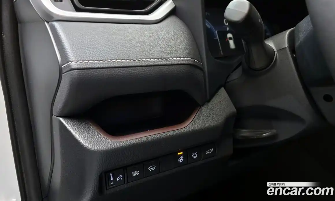 Toyota RAV4 2024 2.5 Автомат в Москве № 232807, фото 18