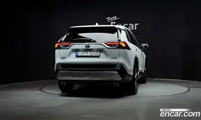 Toyota RAV4 2024 2.5 Автомат в Москве № 232807, миниатюра 4