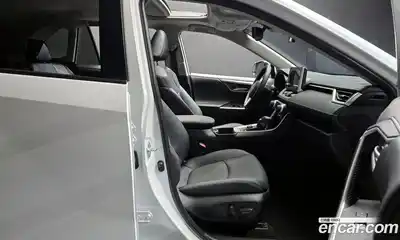 Toyota RAV4 2024 2.5 Автомат в Москве № 232807, миниатюра 10