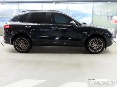 Porsche Cayenne 2017 3.0 Автомат в Москве № 252469, миниатюра 3