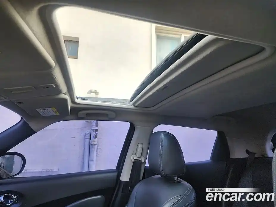 Nissan Juke 2014 1.6 Автомат в Москве № 267466, фото 12