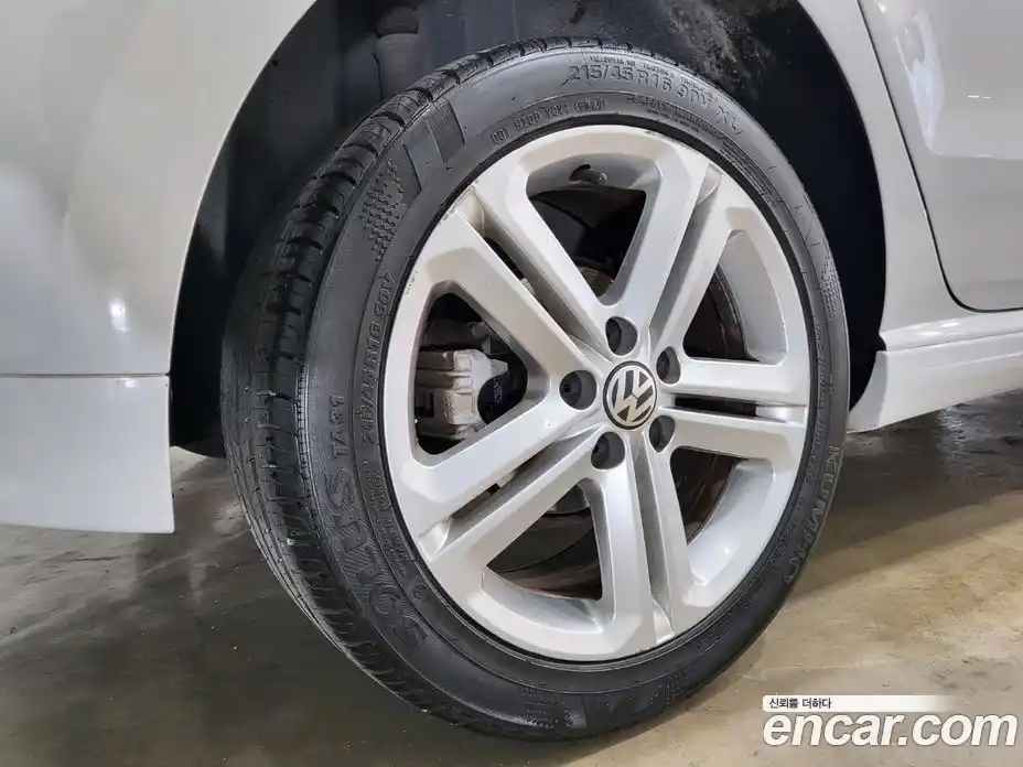 Volkswagen Polo 2014 1.6 Автомат в Москве № 272922, фото 17