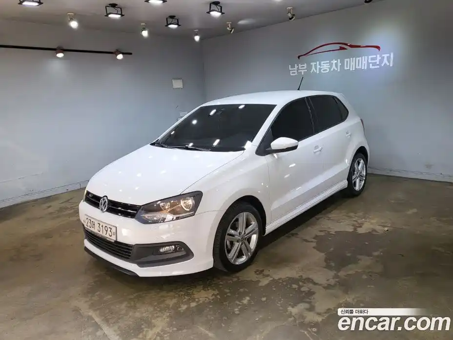 Volkswagen Polo 2014 1.6 Автомат в Москве № 272922, фото 3