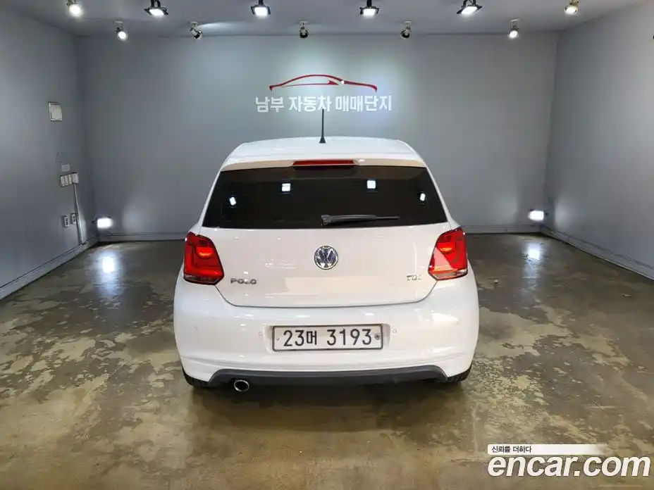 Volkswagen Polo 2014 1.6 Автомат в Москве № 272922, фото 5