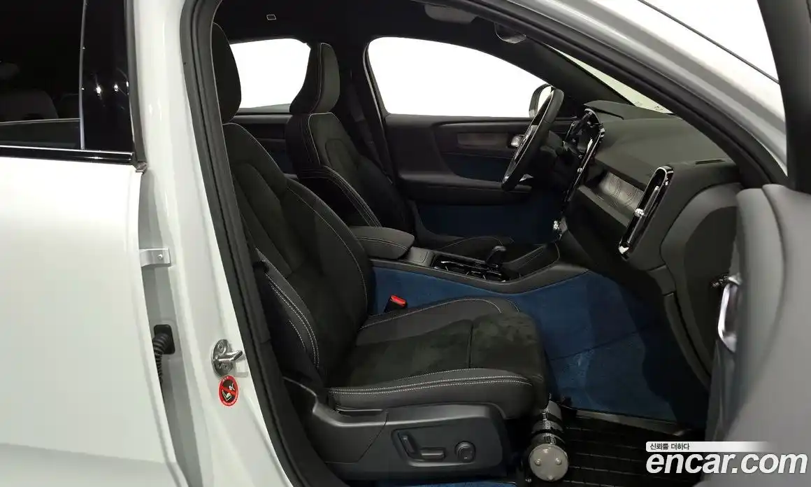 Volvo C40 2023 0.2 Автомат в Москве № 293720, фото 12