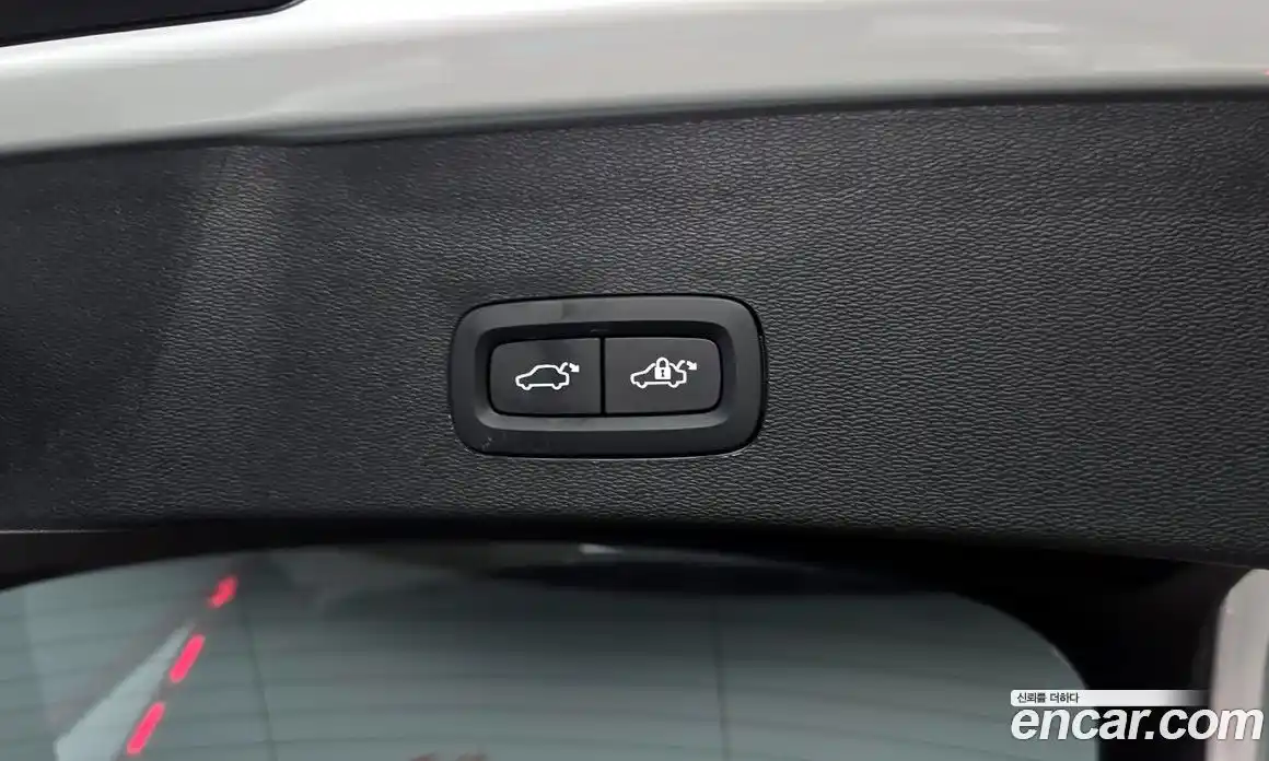 Volvo C40 2023 0.2 Автомат в Москве № 293720, фото 13