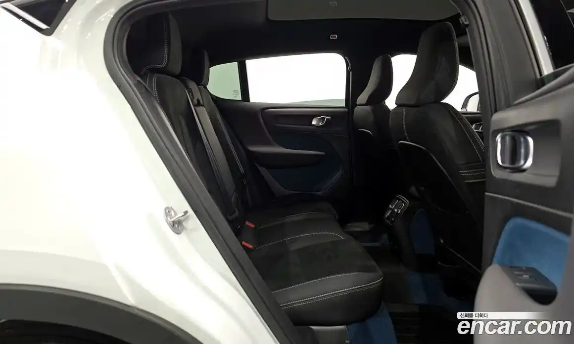 Volvo C40 2023 0.2 Автомат в Москве № 293720, фото 3