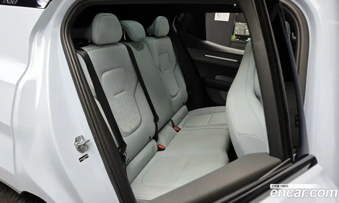 Volvo EX30 2025 Автомат в Москве № 293739, фото 13