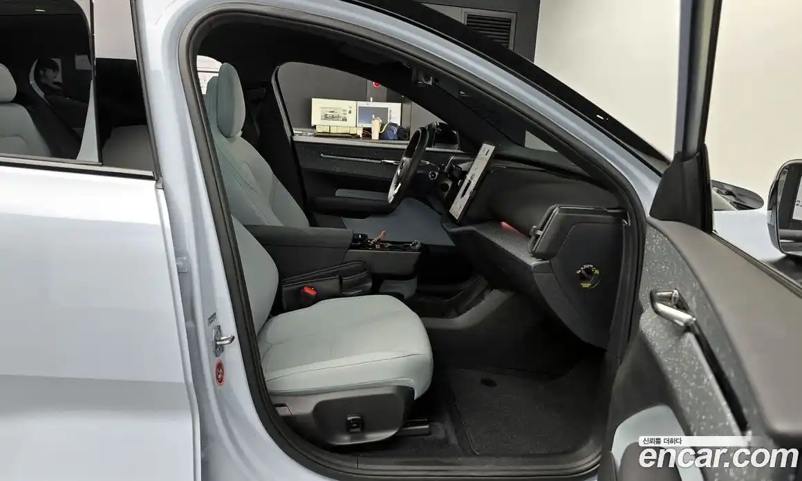 Volvo EX30 2025 Автомат в Москве № 293739, фото 19