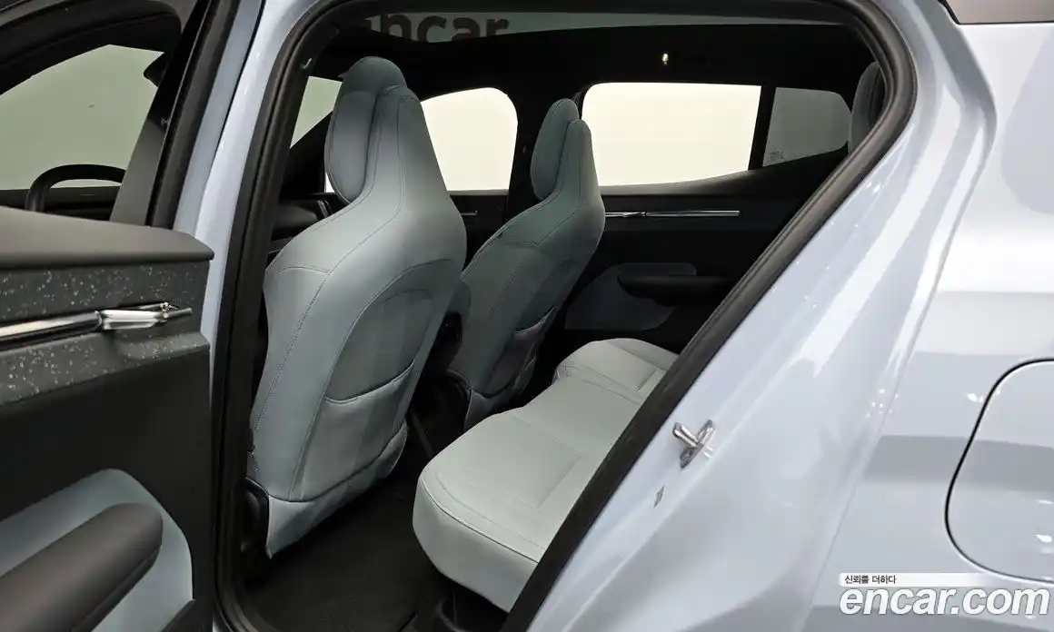 Volvo EX30 2025 Автомат в Москве № 293739, фото 20