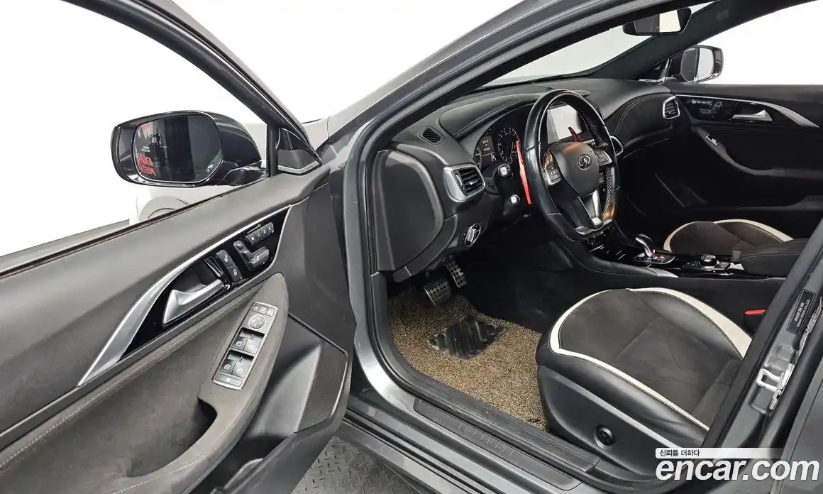 Infiniti Q30 2017 2.0 Автомат в Москве № 295735, фото 11