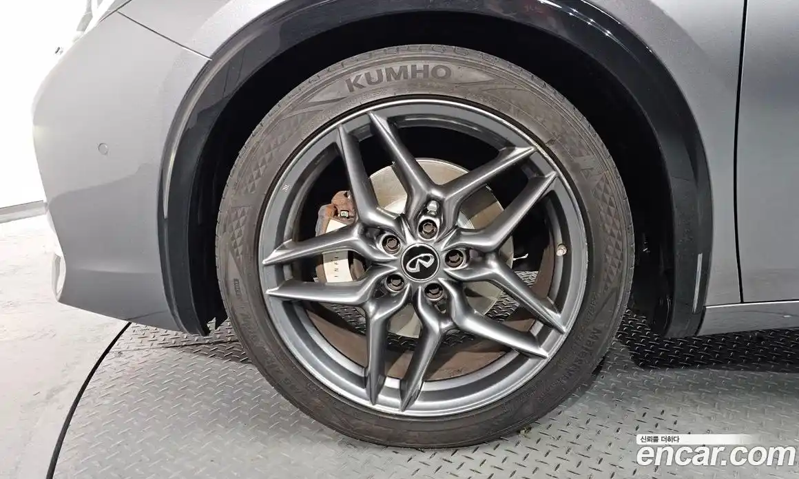 Infiniti Q30 2017 2.0 Автомат в Москве № 295735, фото 5