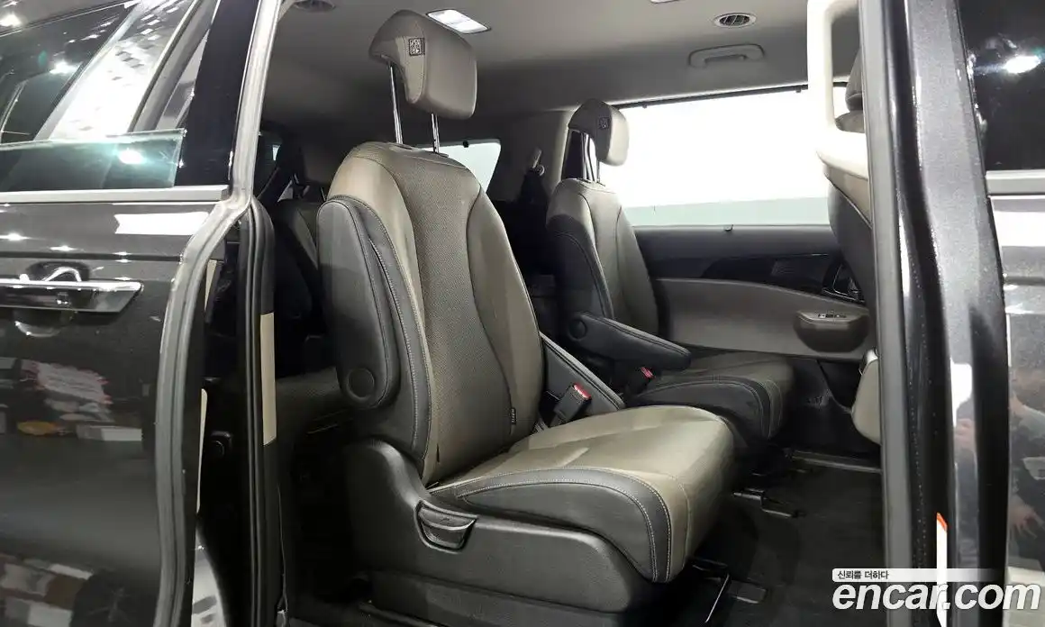 Kia Canival 2025 2.2 Автомат в Москве № 321090, фото 4