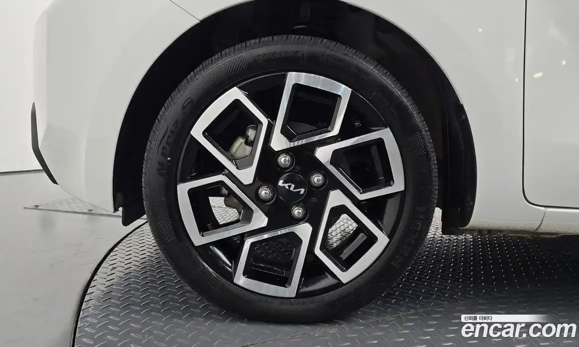 Kia Ray 2023 1.0 Автомат в Москве № 338491, фото 12