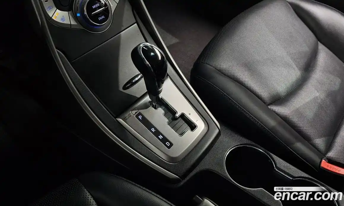 Hyundai Avante 2012 1.6 Автомат в Москве № 3463, фото 9