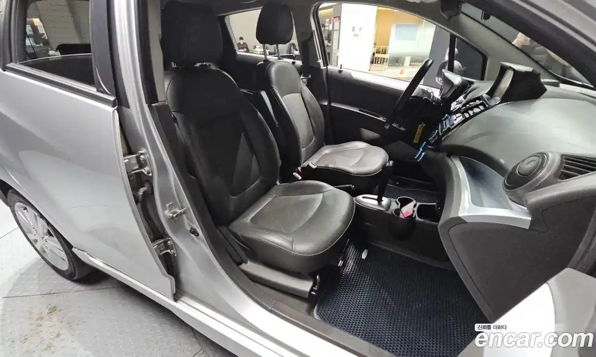 Chevrolet Spark 2014 1.0 Автомат в Москве № 371299, фото 11