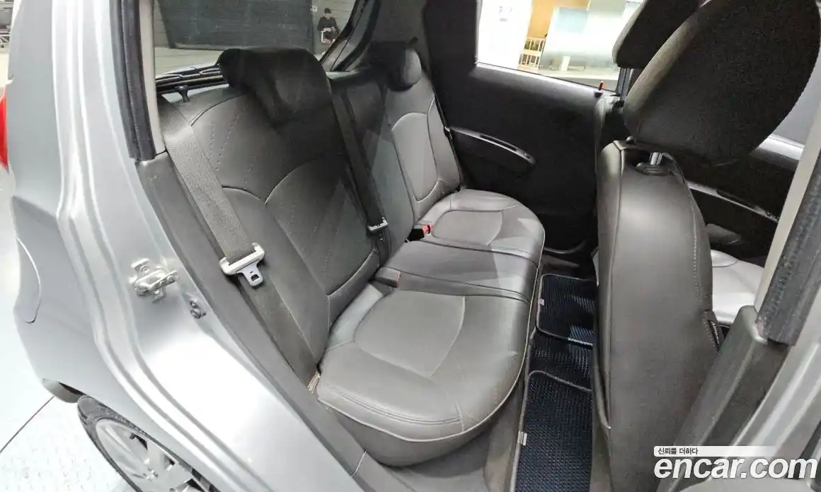 Chevrolet Spark 2014 1.0 Автомат в Москве № 371299, фото 12