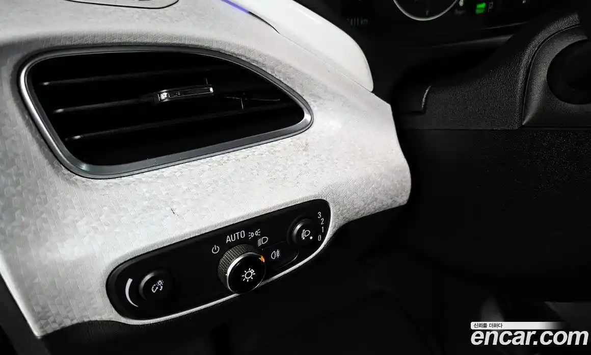 Chevrolet Bolt EV 2019 0.2 Автомат в Москве № 37638, фото 4