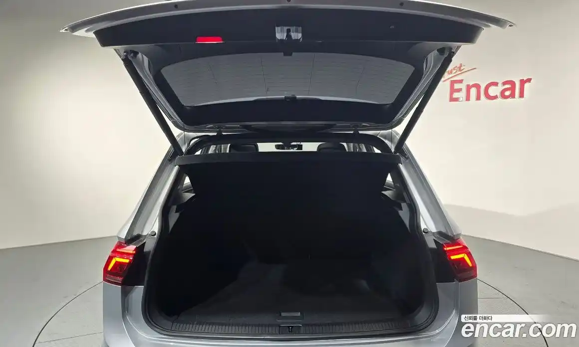 Volkswagen Tiguan 2022 2.0 Автомат в Москве № 383022, фото 20