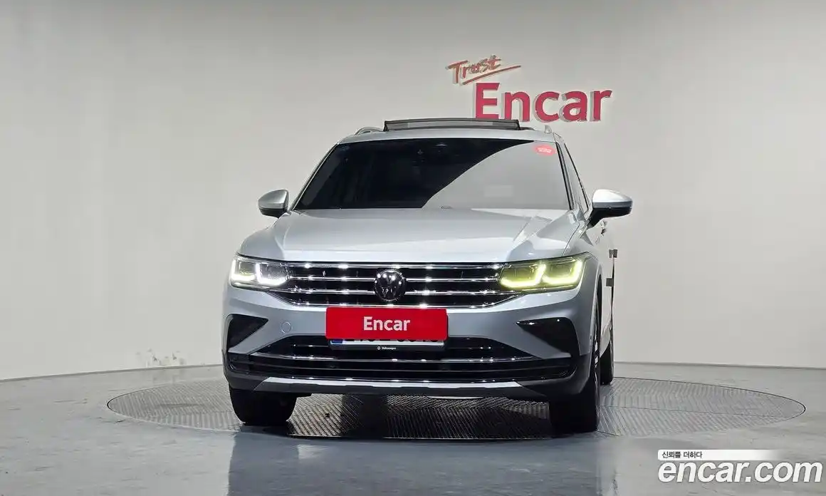 Volkswagen Tiguan 2022 2.0 Автомат в Москве № 383022, фото 3