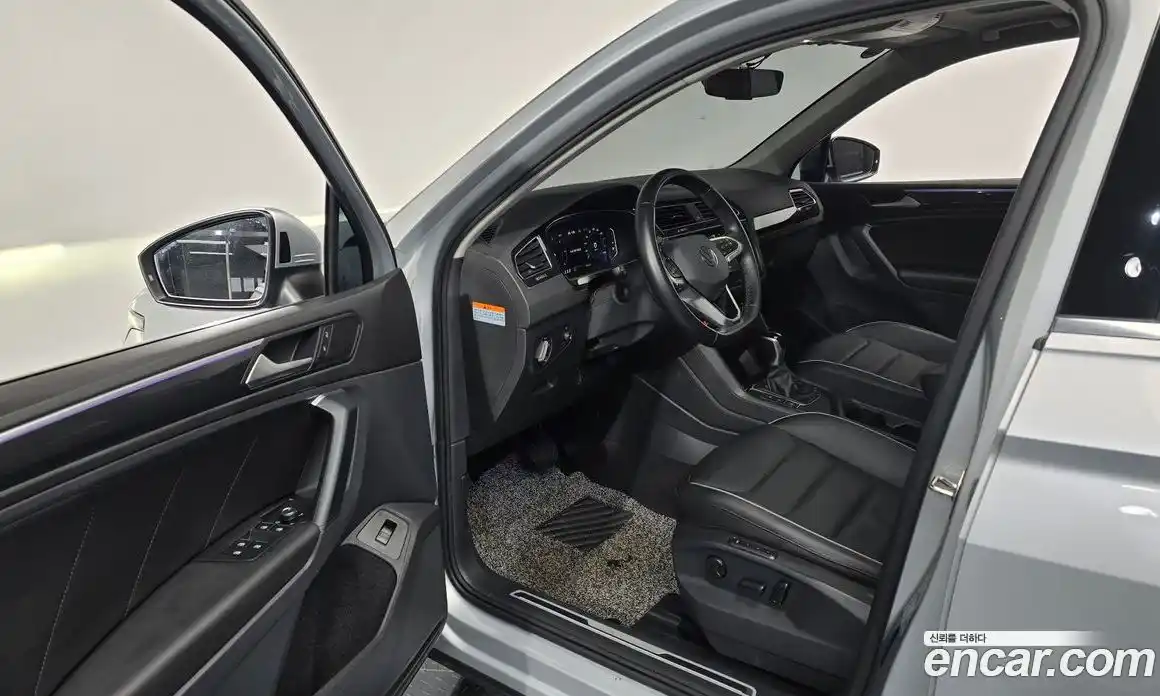 Volkswagen Tiguan 2022 2.0 Автомат в Москве № 383022, фото 10