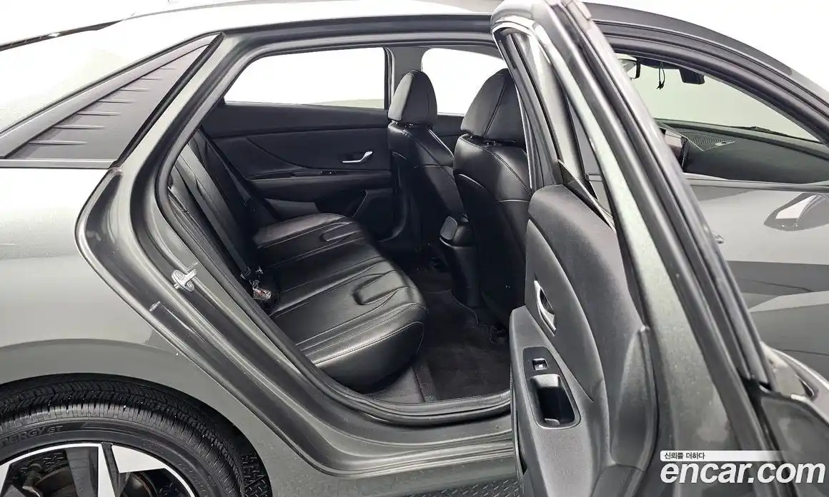 Hyundai Avante 2023 1.6 Автомат в Москве № 397450, фото 11