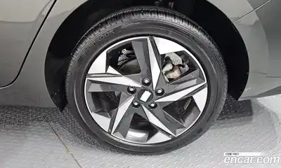 Hyundai Avante 2023 1.6 Автомат в Москве № 397450, миниатюра 5