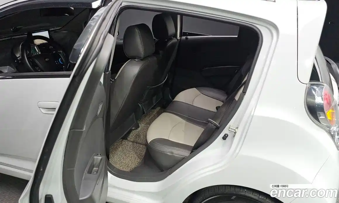 Chevrolet Spark 2012 1.0 Автомат в Москве № 41009, фото 7