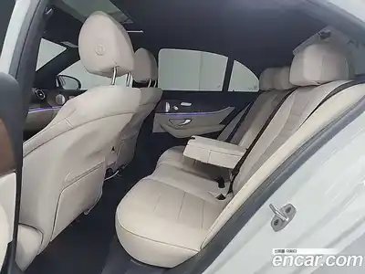 Mercedes-Benz E-Class 2023 1.9 Автомат в Москве № 411844, миниатюра 12