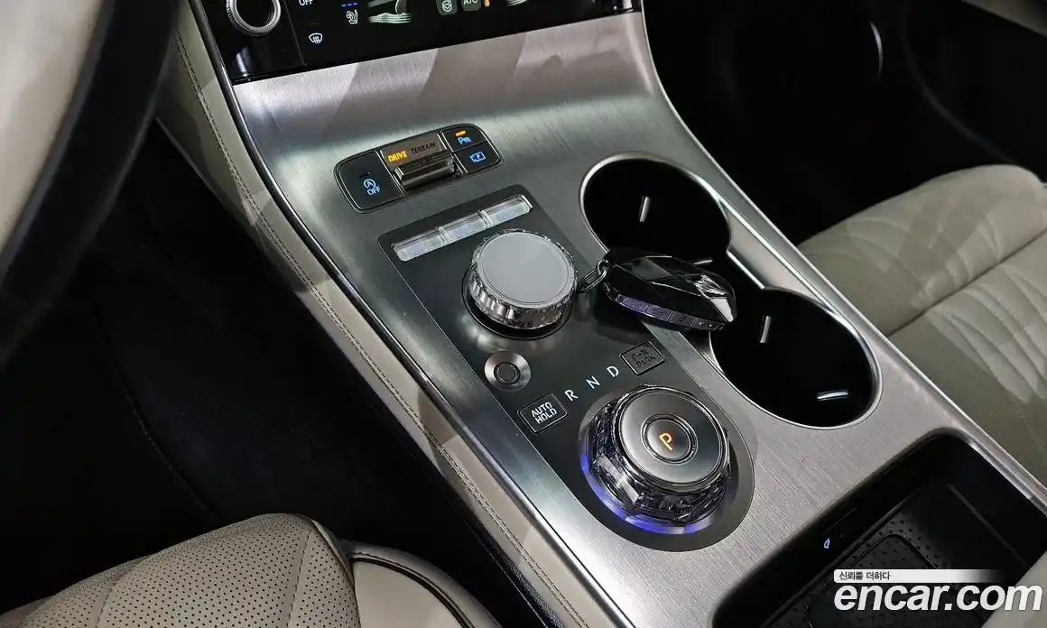 Genesis GV70 2025 2.5 Автомат в Москве № 418834, фото 9