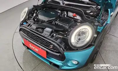 Mini Cooper Convertible 2017 2.0 Автомат в Москве № 432082, миниатюра 6