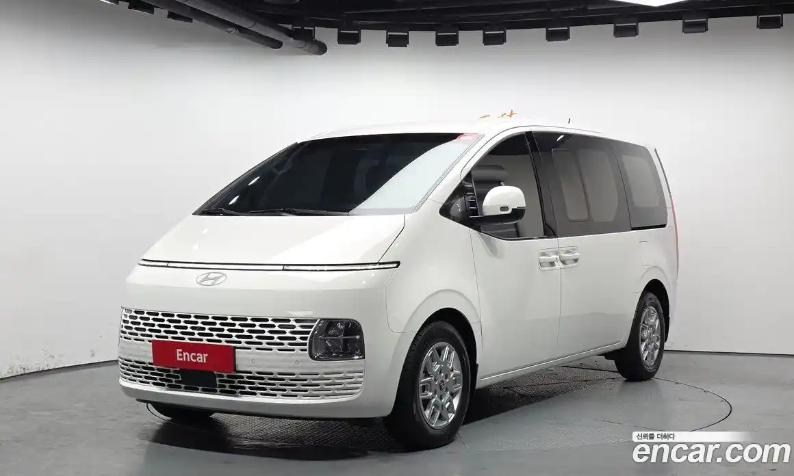 Hyundai Staria 2025 1.6 Автомат в Москве № 458292, фото 1