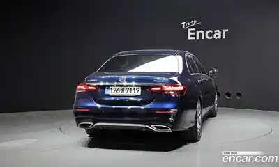 Mercedes-Benz E-Class 2021 1.9 Автомат в Москве № 468022, миниатюра 4