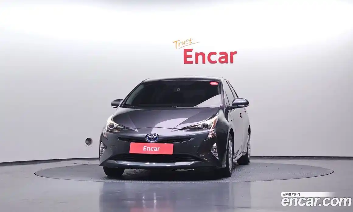 Toyota Prius 2018 1.8 Автомат в Москве № 472981, фото 3