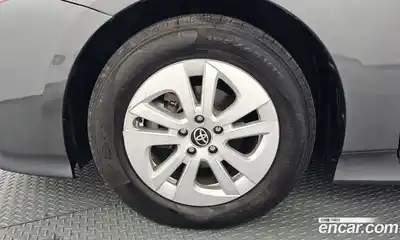 Toyota Prius 2018 1.8 Автомат в Москве № 472981, миниатюра 5