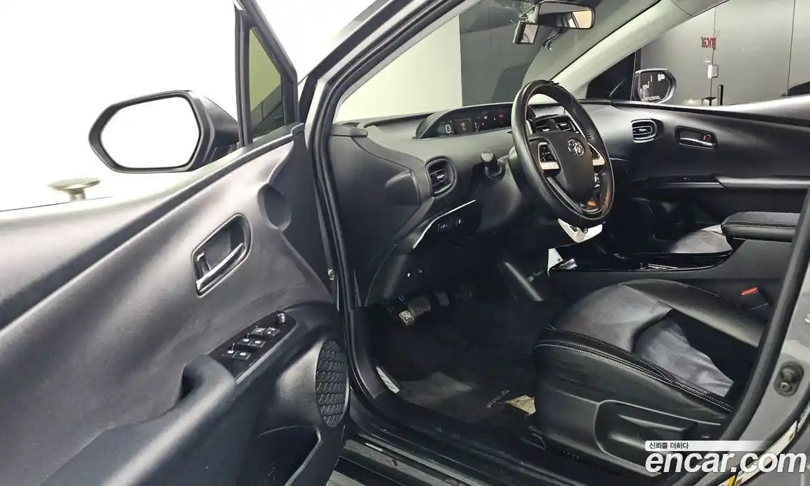 Toyota Prius 2018 1.8 Автомат в Москве № 472981, фото 10