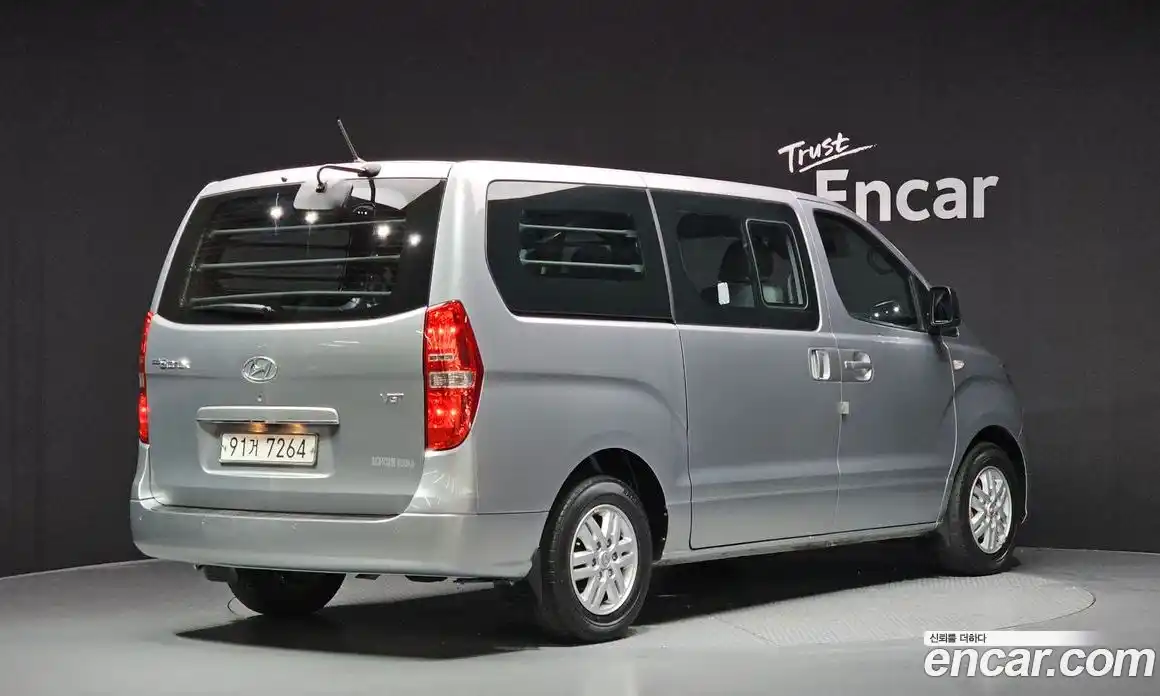 Hyundai Starex 2019 2.5 Автомат в Москве № 4879, фото 1