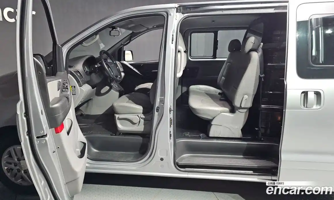 Hyundai Starex 2019 2.5 Автомат в Москве № 4879, фото 6