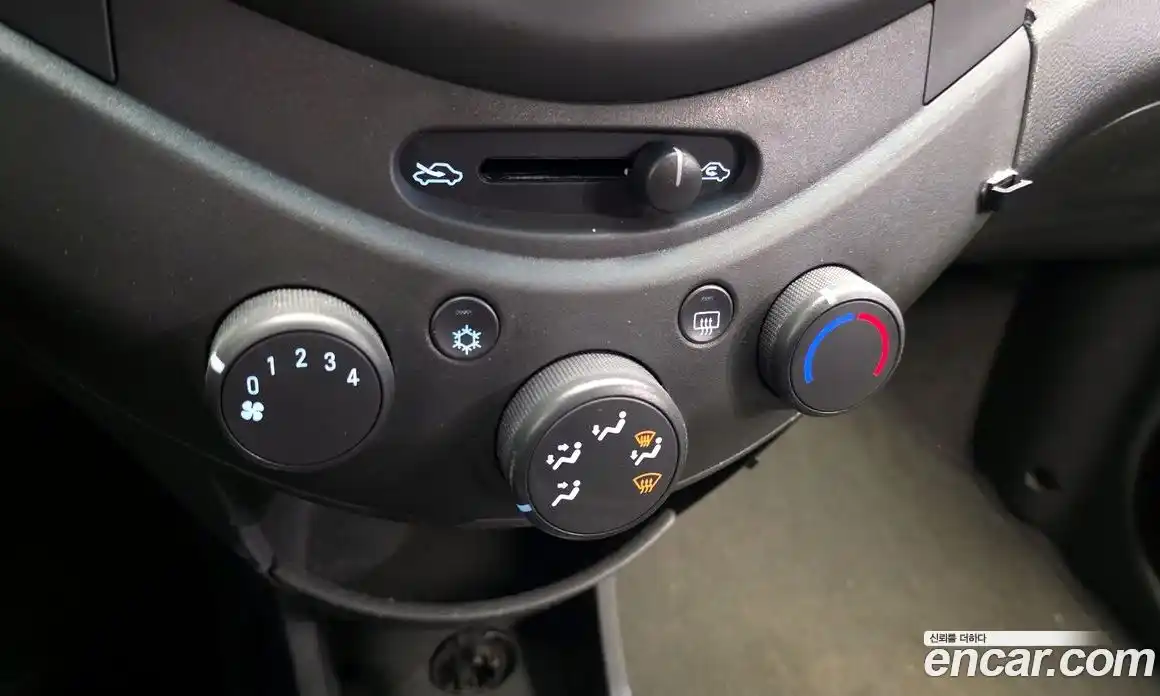 Chevrolet Spark 2012 1.0 Автомат в Москве № 81860, фото 11