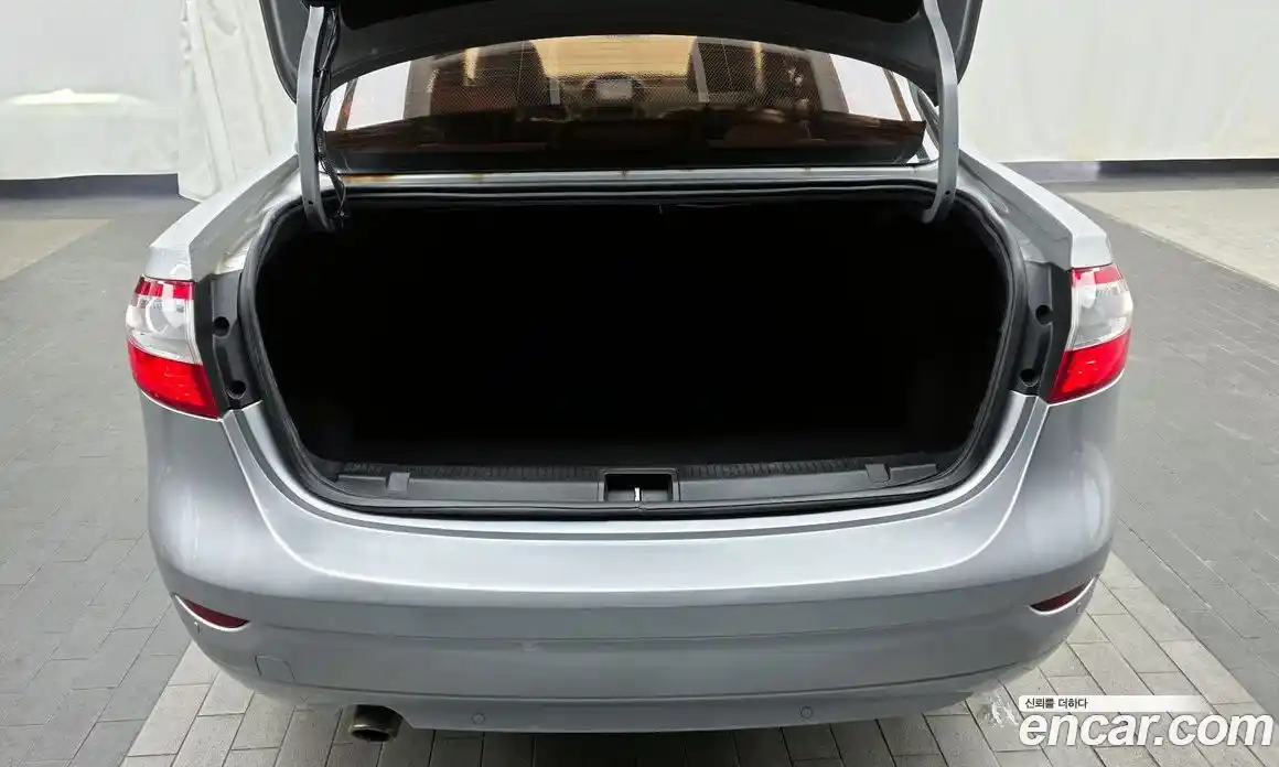 Renault SM3 2011 1.6 Автомат в Москве № 106113, фото 9