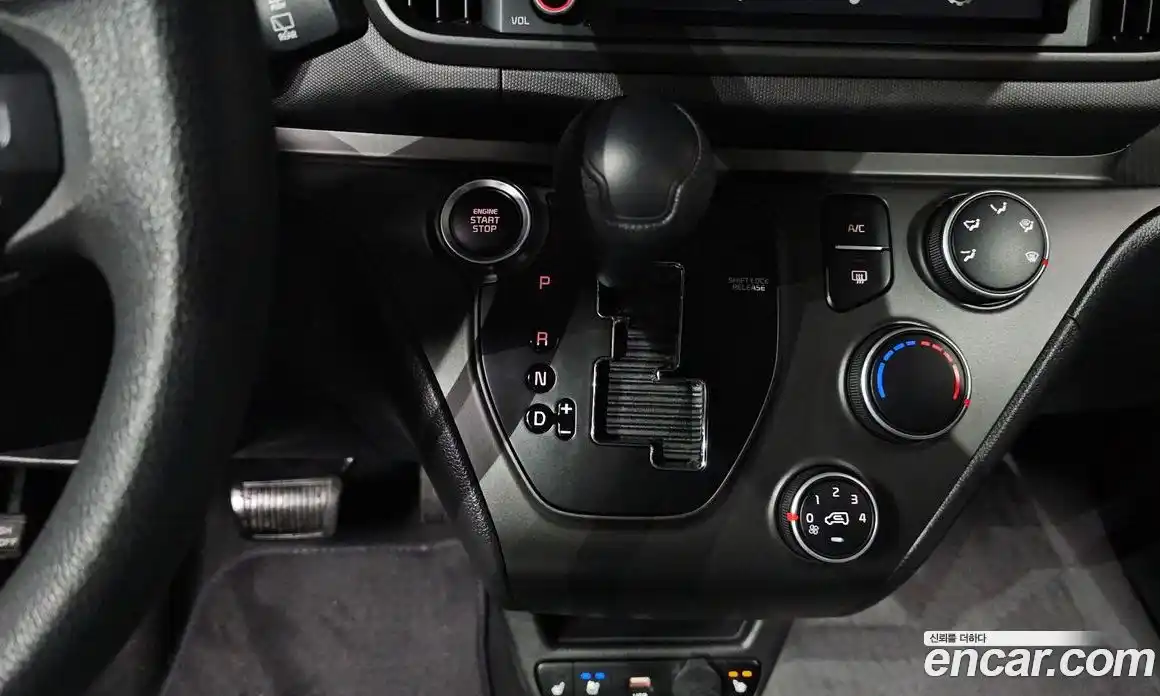 Kia Ray 2024 1.0 Автомат в Москве № 115470, фото 8