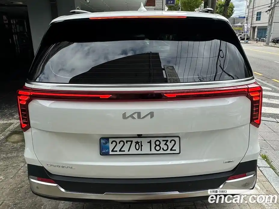 Kia Canival 2026 1.6 Автомат в Москве № 123400, фото 4