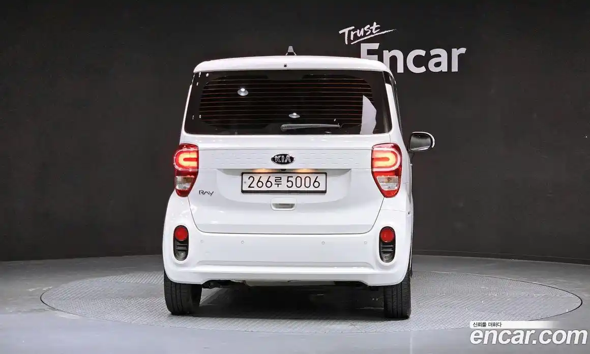 Kia Ray 2021 1.0 Автомат в Москве № 124416, фото 17