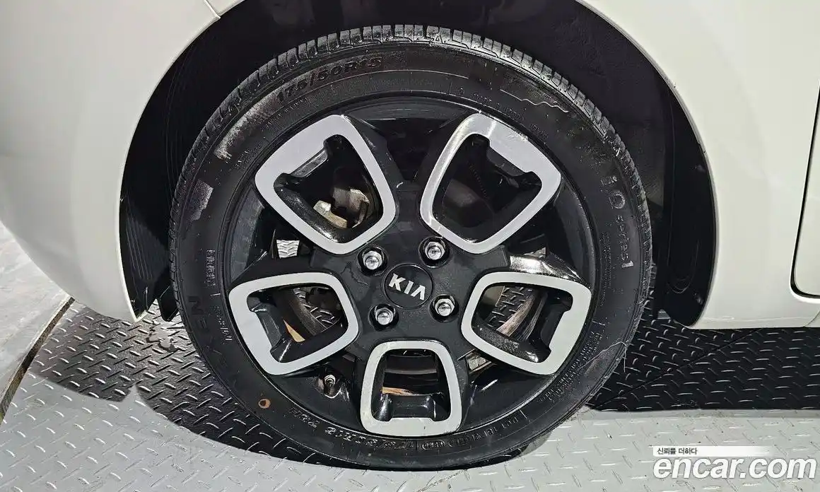 Kia Ray 2021 1.0 Автомат в Москве № 124416, фото 4