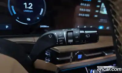 Hyundai Santa Fe 2024 1.6 Автомат в Москве № 126678, миниатюра 7