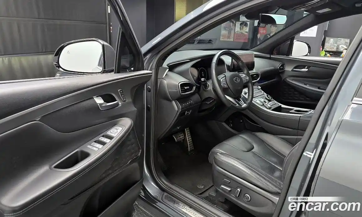 Hyundai Santa Fe 2023 1.6 Автомат в Москве № 127148, фото 17