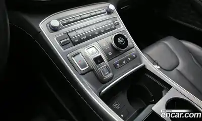 Hyundai Santa Fe 2023 1.6 Автомат в Москве № 127148, миниатюра 4