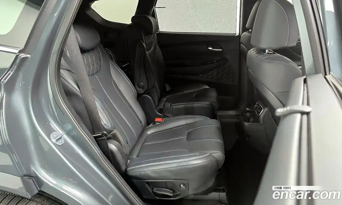 Hyundai Santa Fe 2023 1.6 Автомат в Москве № 127148, фото 8