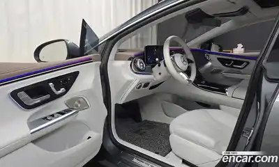 Mercedes-Benz EQE 2023 0.3 Автомат в Москве № 136308, миниатюра 3